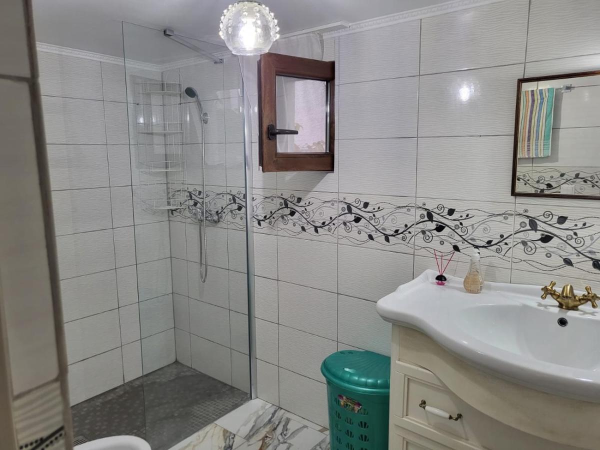 Apartament Cu Terasa Si Gratar Appartement Satu Mare Buitenkant foto
