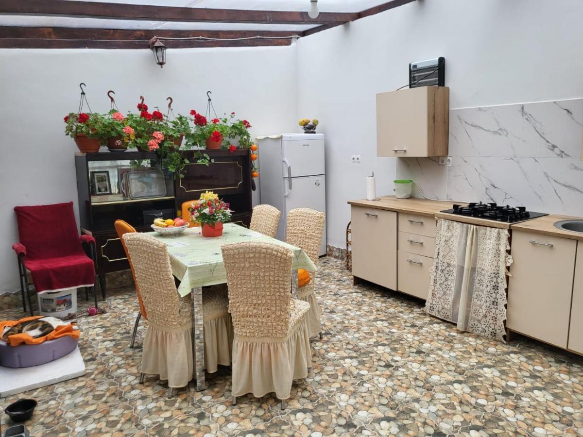 Apartament Cu Terasa Si Gratar Appartement Satu Mare Buitenkant foto